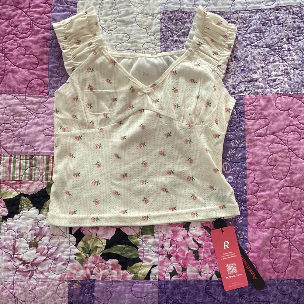 Floral blouse 🌸